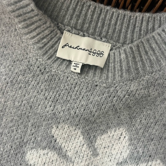 Gray and Black Crew Neck Sweater with Floral Design - Picture 4 of 4